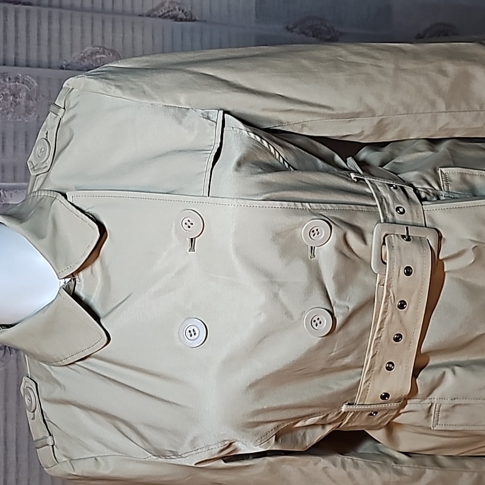 Beige Coat - Picture 3 of 16